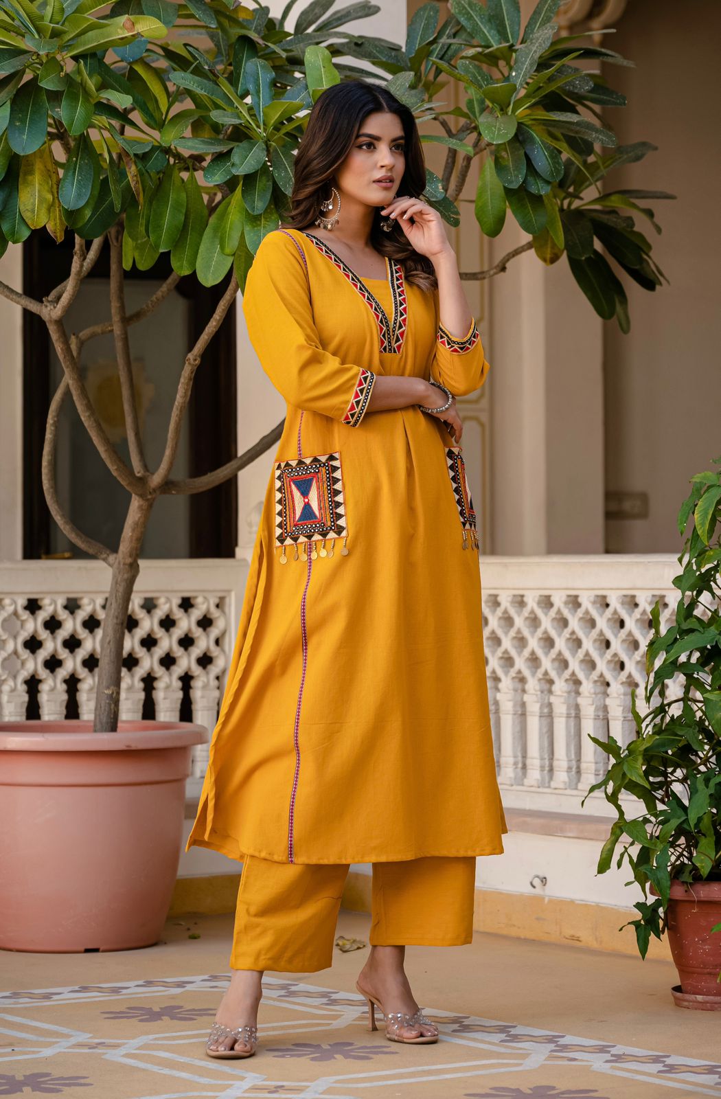 New stylish and affordable beautiful look start a-line set with beautiful elephant print and fabric pure Cotton💃💃 (SWSK05)