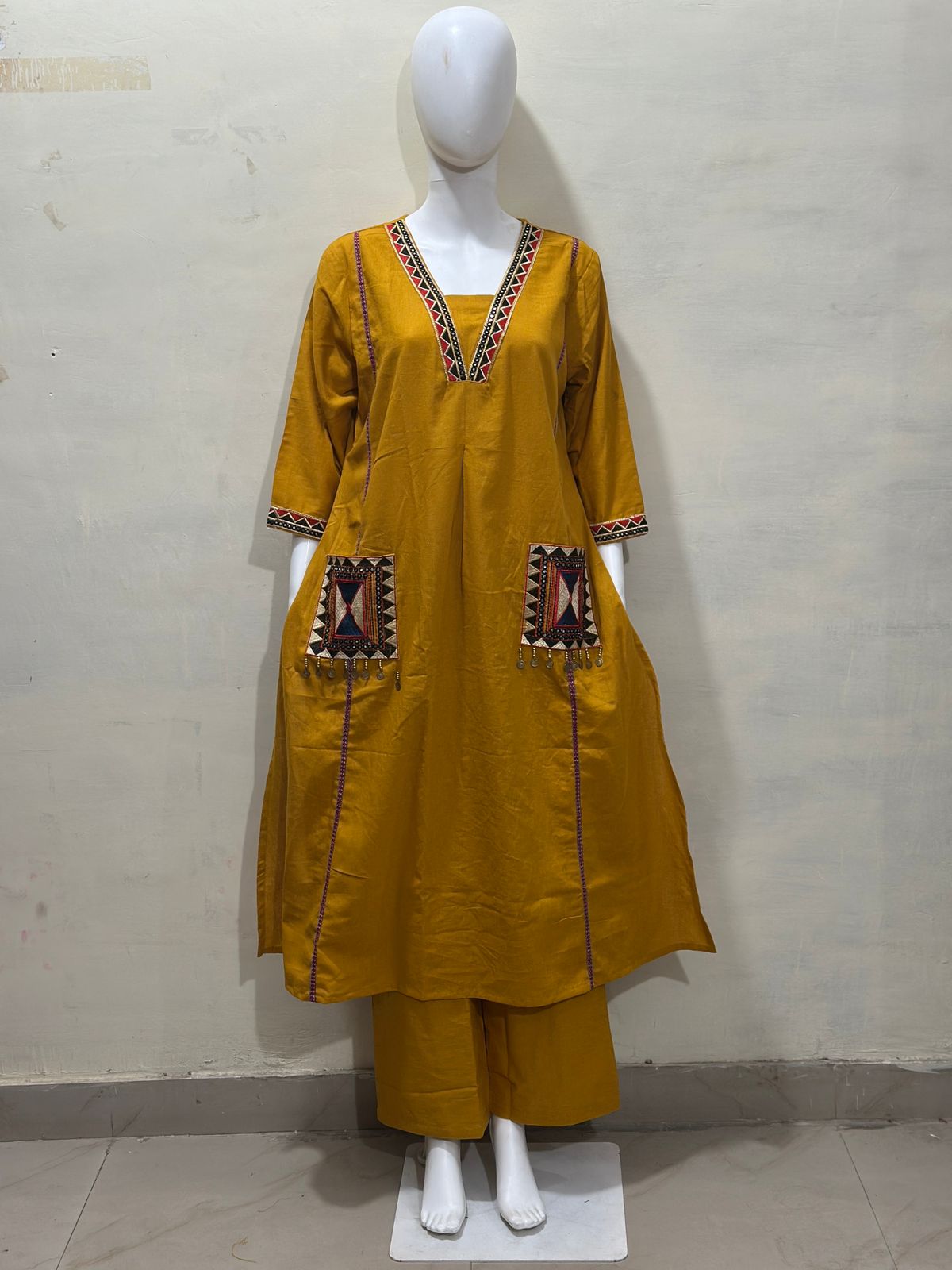 New stylish and affordable beautiful look start a-line set with beautiful elephant print and fabric pure Cotton💃💃 (SWSK05)