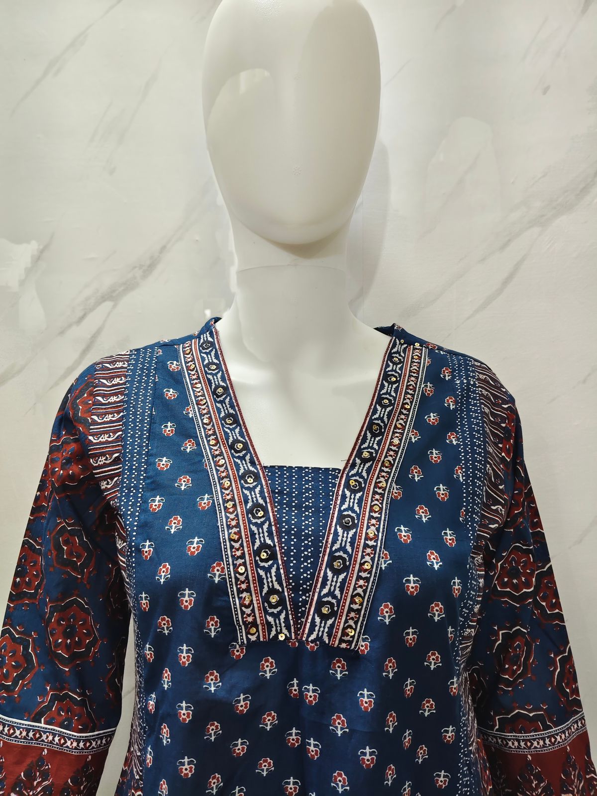 New stylish and affordable beautiful look straight set with beautiful print and fabric pure Cotton💃💃 (SWSK06)