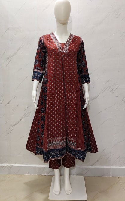 New stylish and affordable beautiful look straight set with beautiful print and fabric pure Cotton💃💃 (SWSK06)