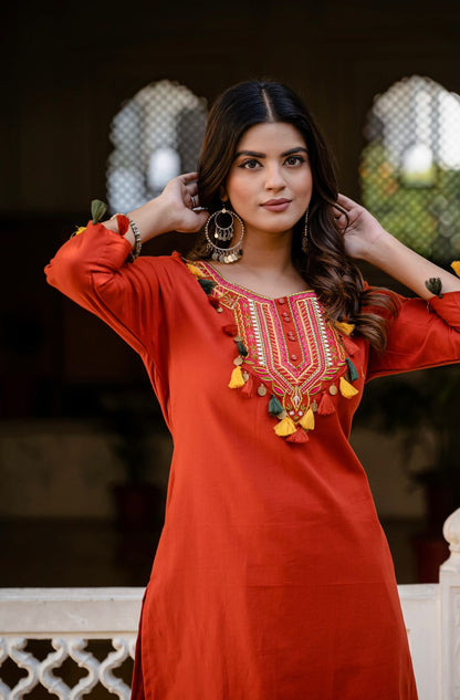 New stylish and affordable beautiful look straight set with beautiful print and fabric pure Cotton💃💃 (SWSK08)