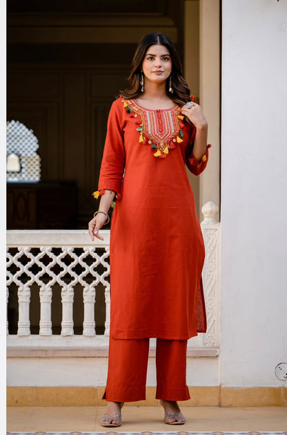 New stylish and affordable beautiful look straight set with beautiful print and fabric pure Cotton💃💃 (SWSK08)