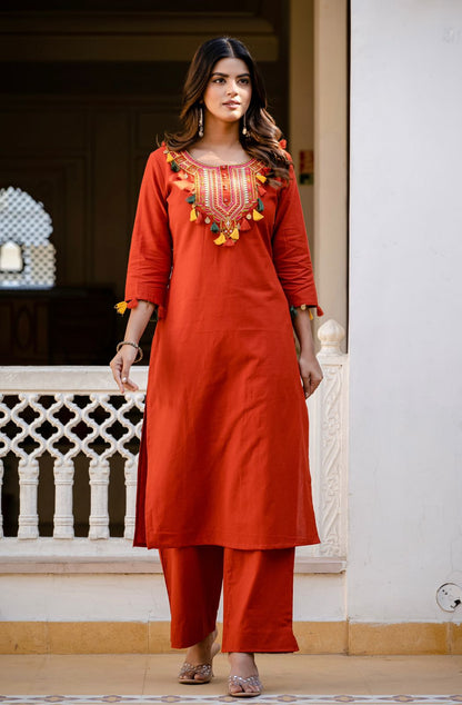 New stylish and affordable beautiful look straight set with beautiful print and fabric pure Cotton💃💃 (SWSK08)