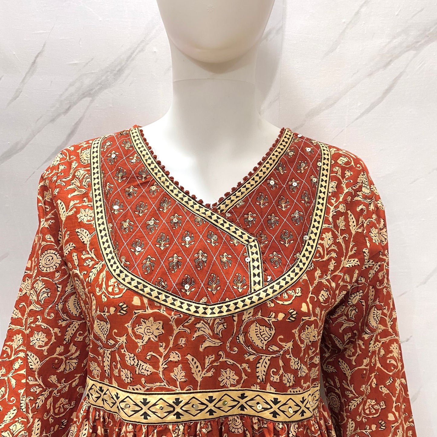 New stylish and affordable beautiful look straight set with beautiful print and fabric pure Cotton💃💃 (SWSK09)