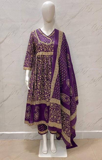 New stylish and affordable beautiful look straight set with beautiful print and fabric pure Cotton💃💃 (SWSK09)