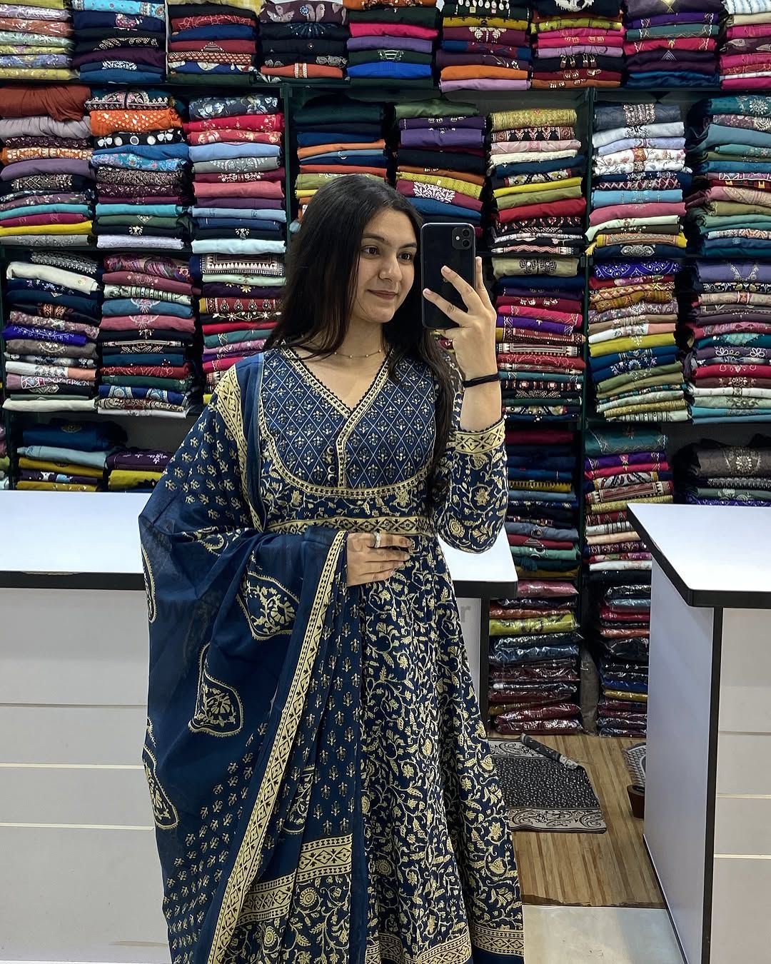 New stylish and affordable beautiful look straight set with beautiful print and fabric pure Cotton💃💃 (SWSK09)