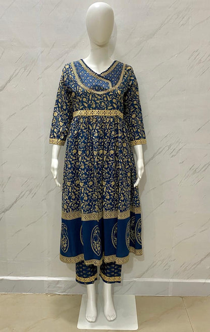 New stylish and affordable beautiful look straight set with beautiful print and fabric pure Cotton💃💃 (SWSK09)