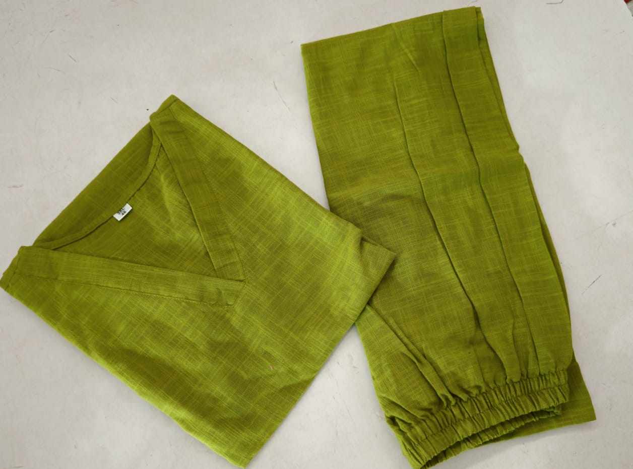 Upgrade your office wear wardrobe with this classy yet chic monochrome pant-set for all day comfort and trendy look🌸🌸 (SWSK12)