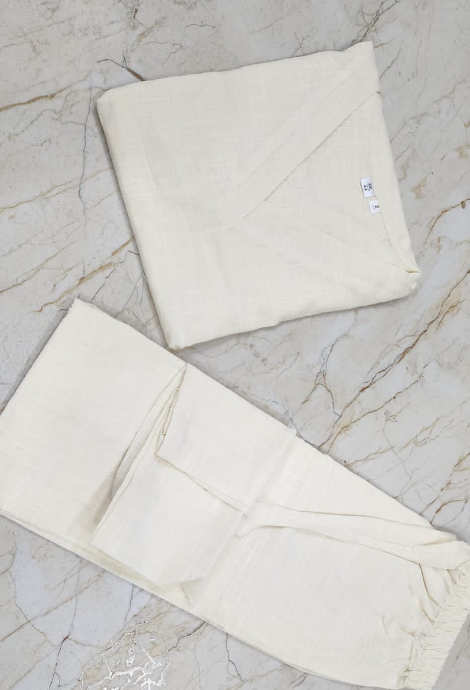 Upgrade your office wear wardrobe with this classy yet chic monochrome pant-set for all day comfort and trendy look🌸🌸 (SWSK12)