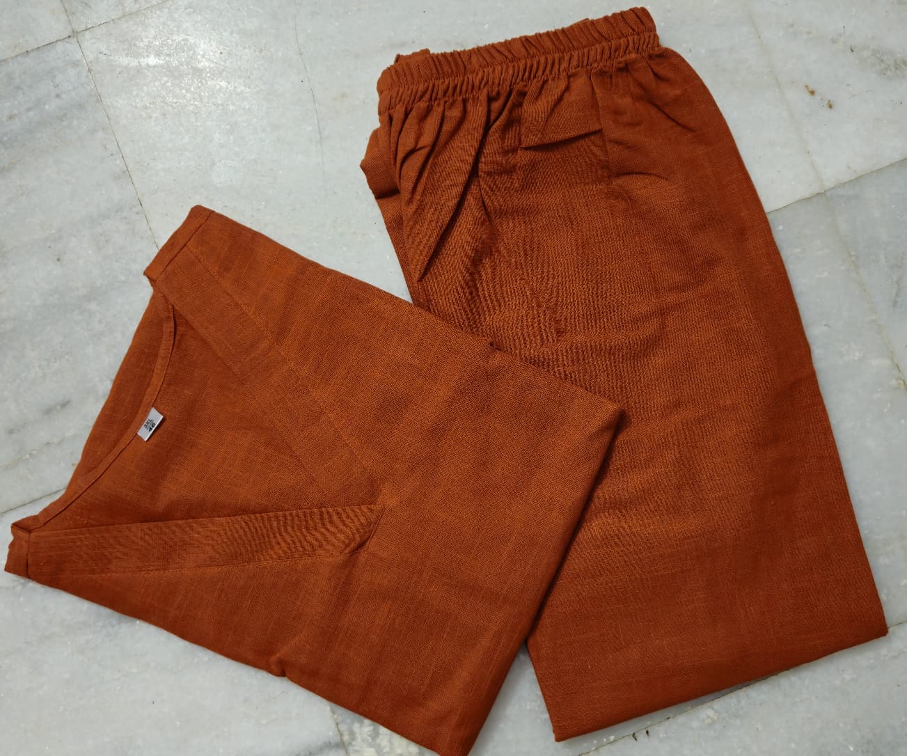 Upgrade your office wear wardrobe with this classy yet chic monochrome pant-set for all day comfort and trendy look🌸🌸 (SWSK12)