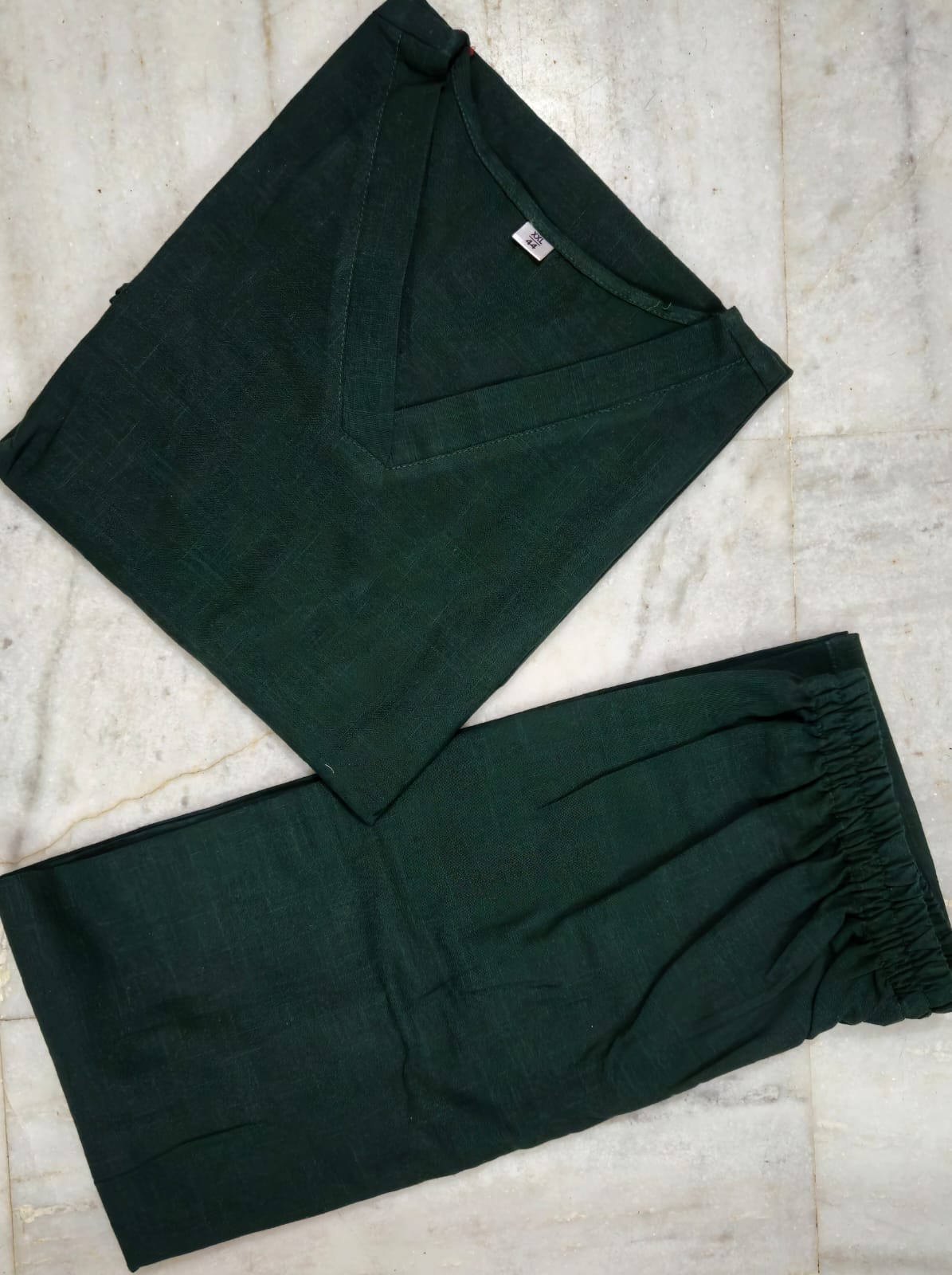 Upgrade your office wear wardrobe with this classy yet chic monochrome pant-set for all day comfort and trendy look🌸🌸 (SWSK12)