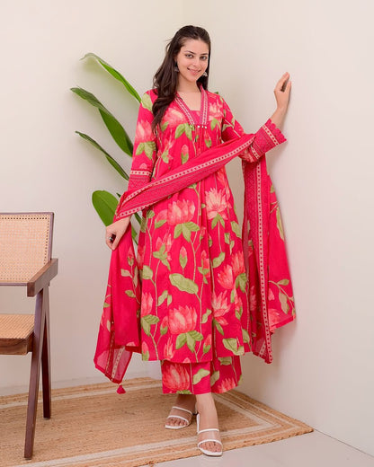 New stylish and affordable beautiful look straight alia cut set with beautiful print and fabric pure Cotton💃💃(SWSK14)