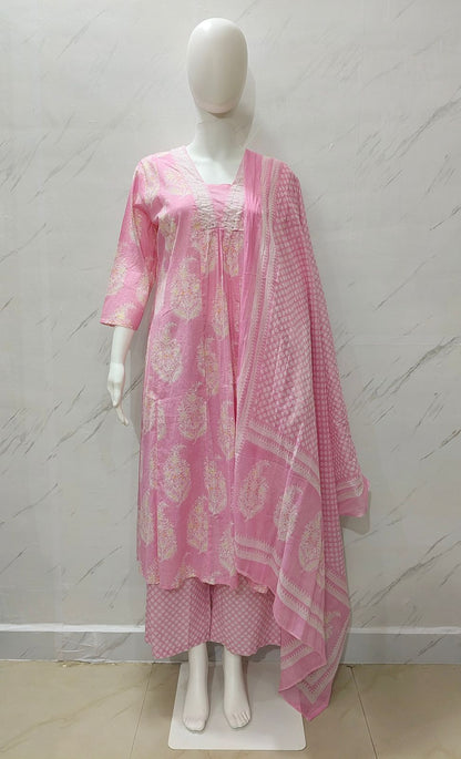 New stylish and affordable beautiful look a-line cut set with beautiful print and fabric pure Cotton💃💃 (SWSK18)