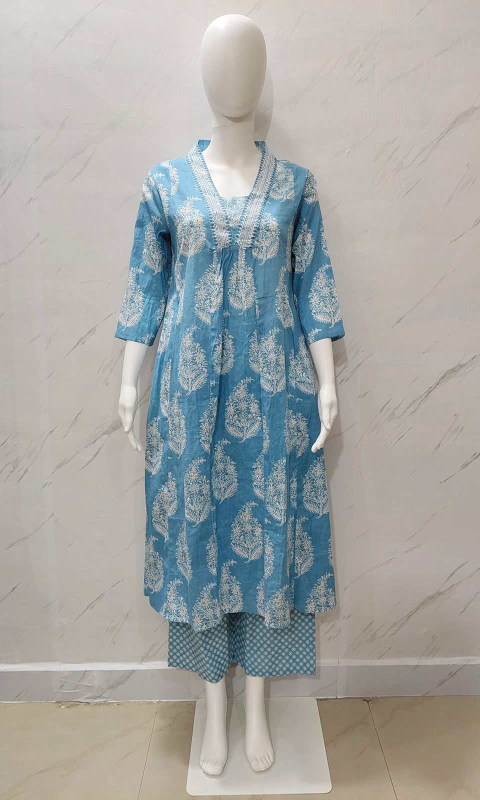 New stylish and affordable beautiful look a-line cut set with beautiful print and fabric pure Cotton💃💃 (SWSK18)