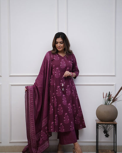 💃Walk Gracefully in our new cotton Angrakha Style Anarkali Dupatta set For All sessions.🌸 (SWSK26)