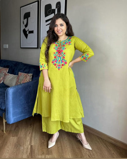 Get your hands on our beautiful off-white kurti with intricate thread aari work detailing in bright tone perfect for any auspicious occasion. (SWSK27)