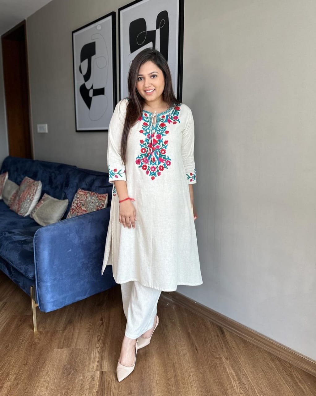 Get your hands on our beautiful off-white kurti with intricate thread aari work detailing in bright tone perfect for any auspicious occasion. (SWSK27)