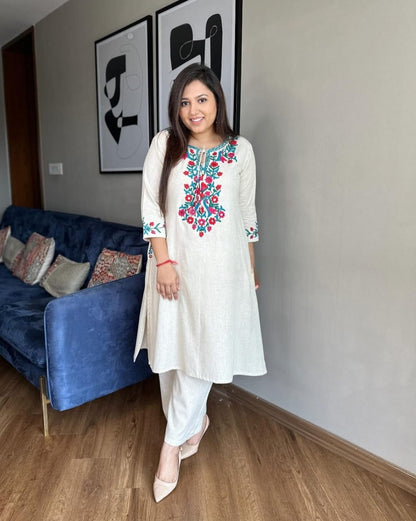 Get your hands on our beautiful off-white kurti with intricate thread aari work detailing in bright tone perfect for any auspicious occasion. (SWSK27)