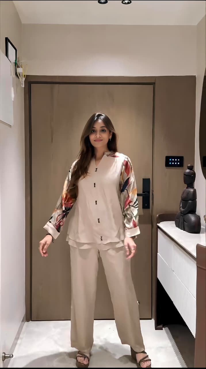 New to our smart premium woven cotton co-ord set with Beautiful Fox Georgette sleeves that's perfect for work to vacation (RD027)