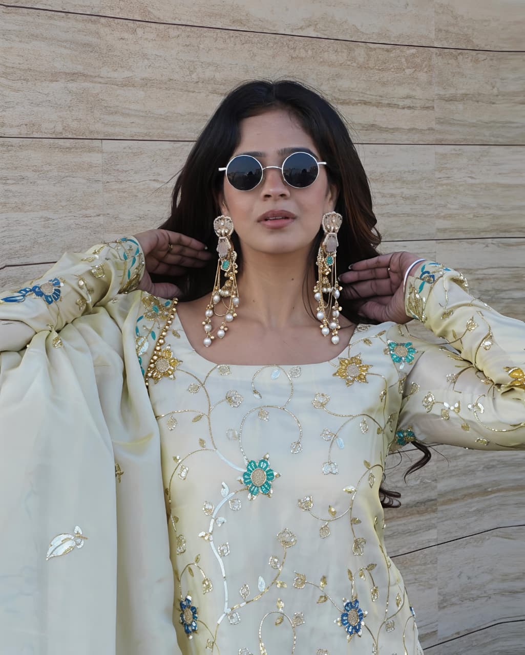 NEW LAUNCHING 3 PIECE SHARARA SET (RRRD33)