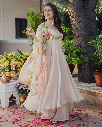 **Ivory Blossom Grace Anarkali Suit** ✨🌸(RRRD34)