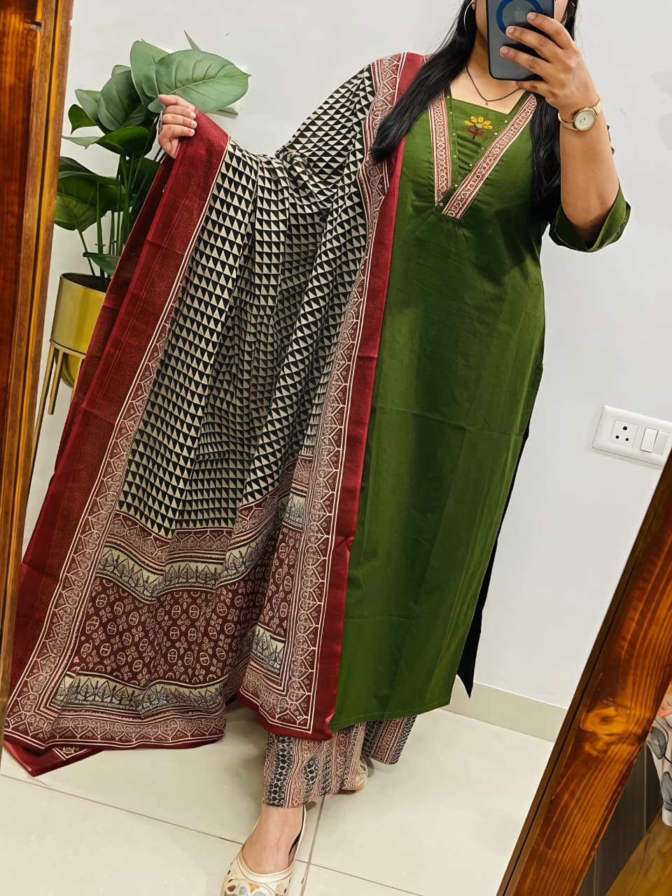 💚 *Perfect for festive wear, small functions &amp; daily elegance.🌸🌸(SWSK52)