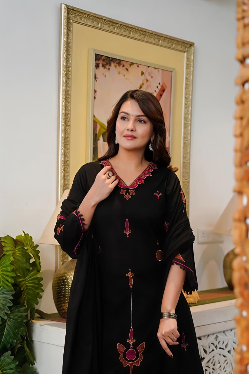🌹🌹 fine Cotton fabric with beautiful embroidery on neck, sleeves, Kurti with embroidered plazo with both side pockets on pant🌹🌹SWSK56)