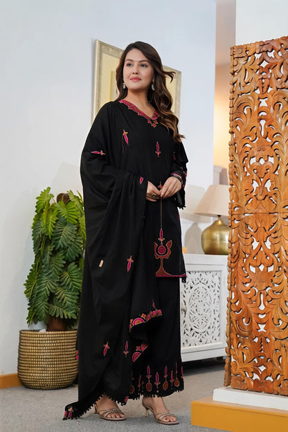 🌹🌹 fine Cotton fabric with beautiful embroidery on neck, sleeves, Kurti with embroidered plazo with both side pockets on pant🌹🌹SWSK56)