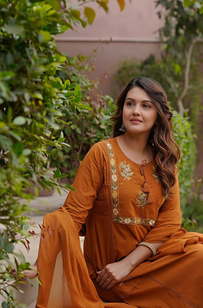 🌹🌹 fine Cotton fabric with beautiful embroidery on neck, sleeves, Kurti with plazo with one side pocket on pant🌹🌹(SWSK59)