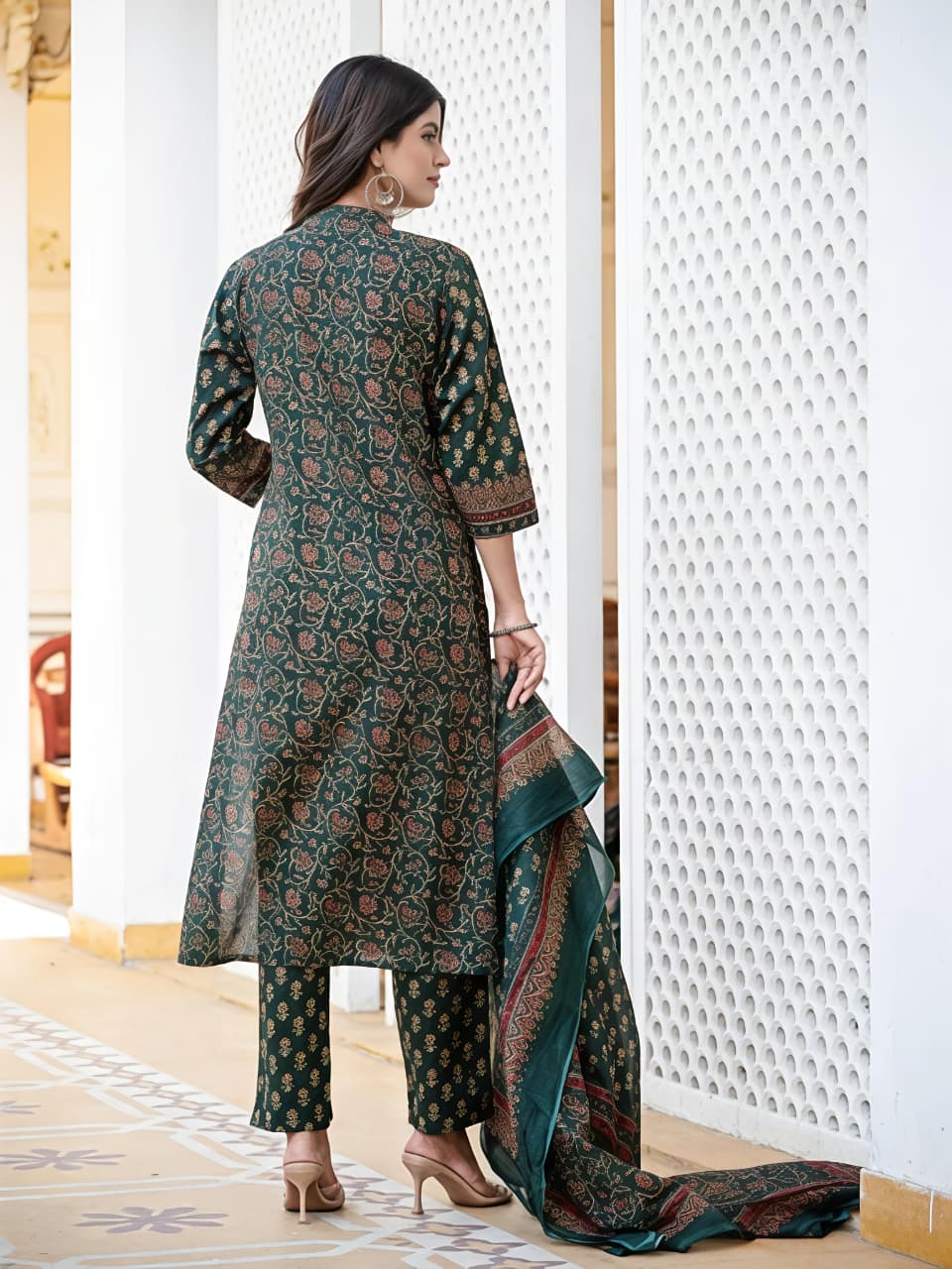 fine taj cotton 60 60 fabric with beautiful printed Kurti with plazo with one side pocket on pant(SWSK60)