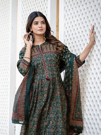 fine taj cotton 60 60 fabric with beautiful printed Kurti with plazo with one side pocket on pant(SWSK60)