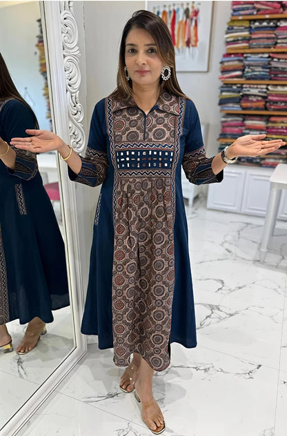 Looking effortlessly stylish in this versatile cotton kurti (RD54)