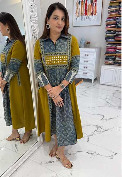 Looking effortlessly stylish in this versatile cotton kurti (RD54)