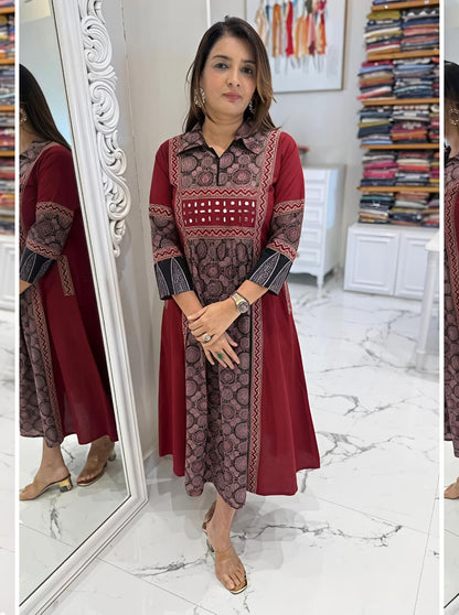 Looking effortlessly stylish in this versatile cotton kurti (RD54)