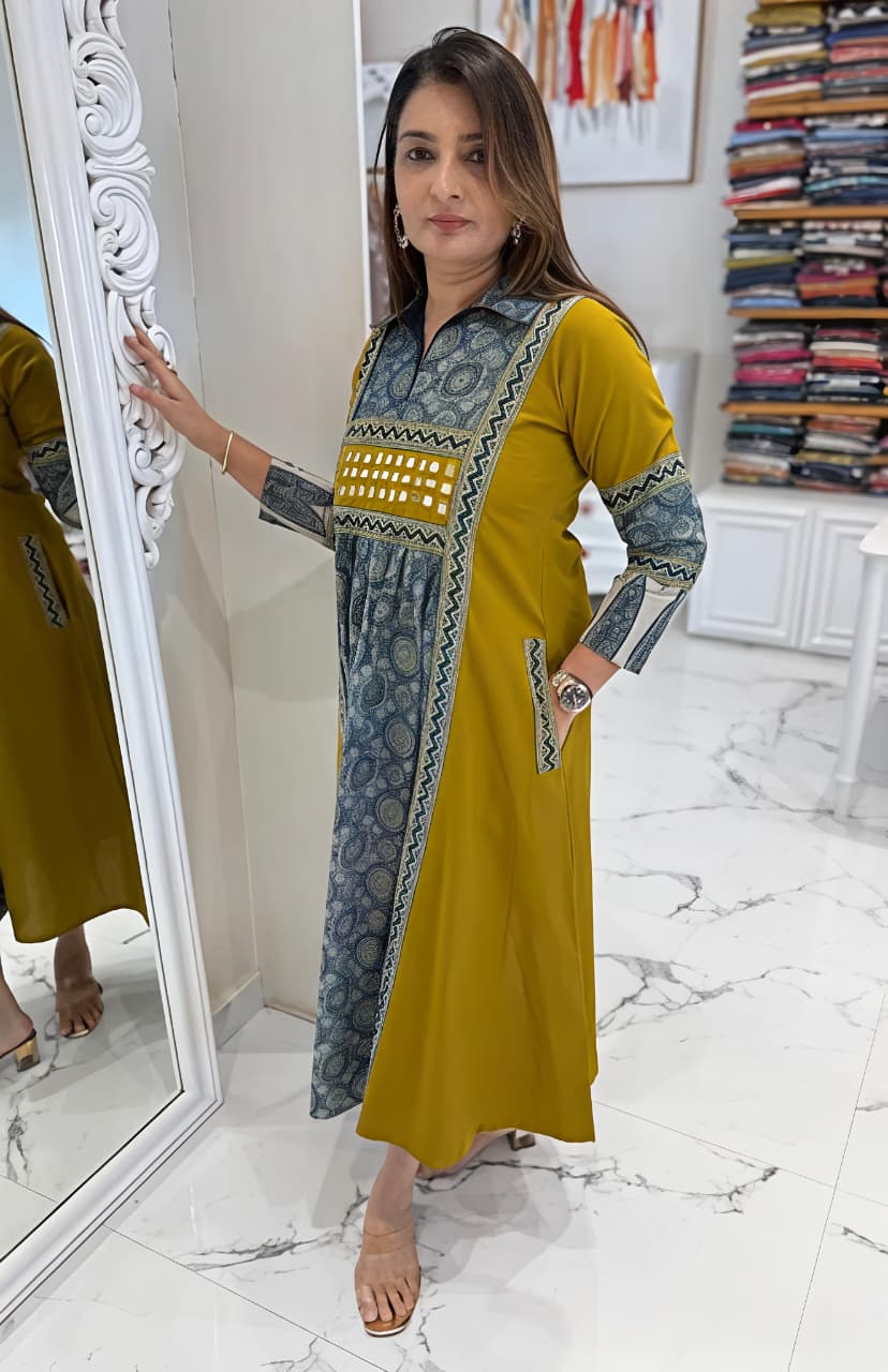 Looking effortlessly stylish in this versatile cotton kurti (RD54)
