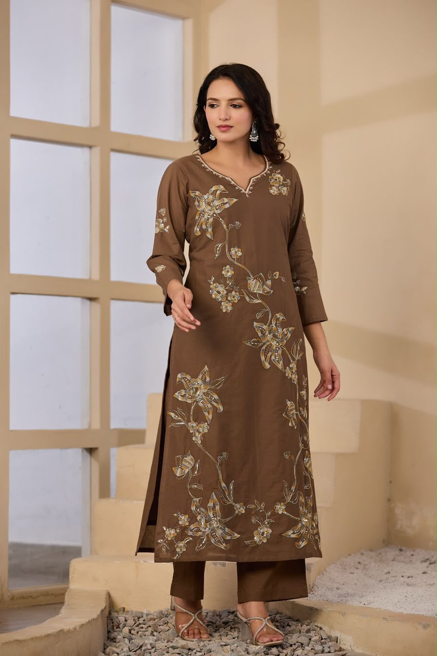 Elegant Floral Embroidered 3-Piece Suit Set (SWSK73)