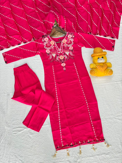 🌸 Elegant Embroidered Kurta Set with Flowing Dupatta ✨ (RRRD68)