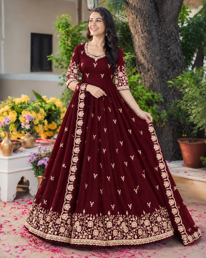 ✨ Elegant Anarkali Gown with Intricate Floral Embroidery 🌸 (RRRD69)